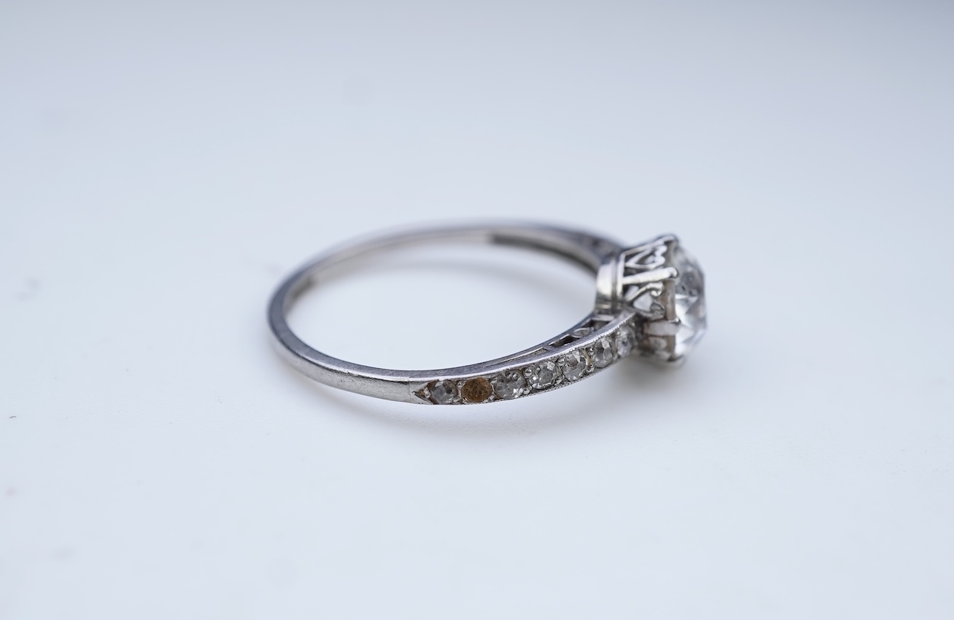 An attractive diamond engagement ring, early 20th century